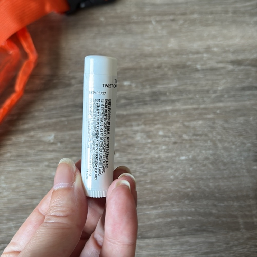 Dunkin Dounuts Fanny Pack and Lip Balm NWOT PRICE FIRM 💥 - Picture 6 of 8